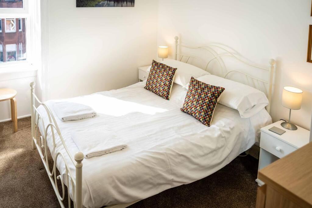 Charming 1-Bed Southside Flat In Great Location Appartement Glasgow Buitenkant foto